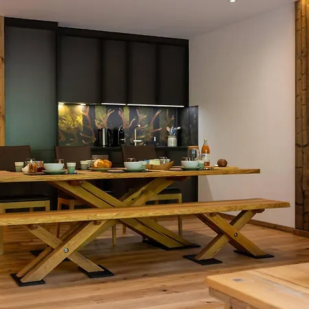 Le Cerf L Ski-out L Standing