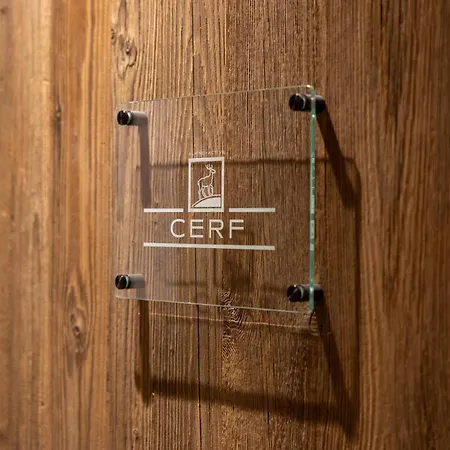 Le Cerf L Ski-out L Standing