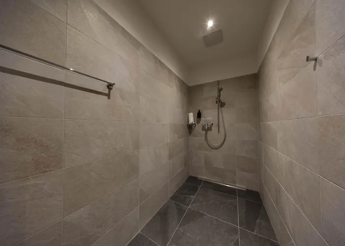 Le Cerf L Ski-out L Standing